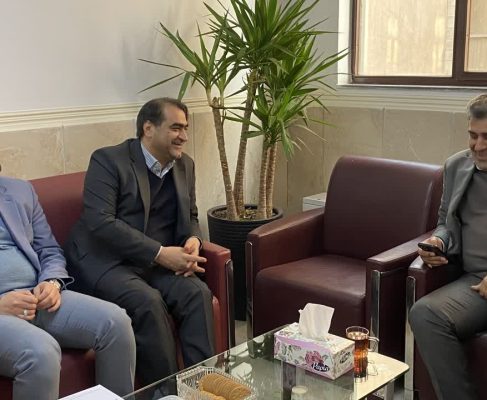 دیدار دکتر بابایی کارنامی با دکتر جعفری ، مدیرعامل شرکت پشتیبانی امور دام کشور،با هدف تنظیم بازار و بررسی راهکارهای خرید تضمینی گوشت و مرغ از مرغداران مازندران