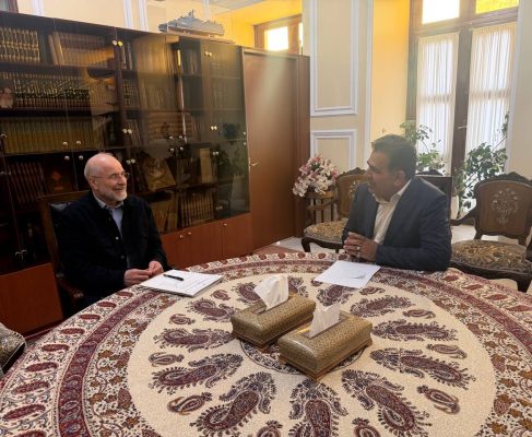 تعامل مجلس و مدیریت ورزش برای ارتقای جایگاه بین‌المللی ایران ؛ در نشست مشترک، دکتر محمدباقر قالیباف رئیس مجلس شورای اسلامی و دکتر علی بابایی کارنامی، نماینده مردم ساری و میاندورود مجلس شورای اسلامی با همــراهی مــیلاد تقوی رییس فــدراسیون والیبال ایــــران