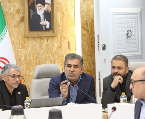 نشست دکتر بابایی کارنامی، هیات رئیسه و اعضای کمیسیون اجتماعی مجلس با معاون رئیس‌جمهور و رئیس سازمان اداری و استخدامی کشور