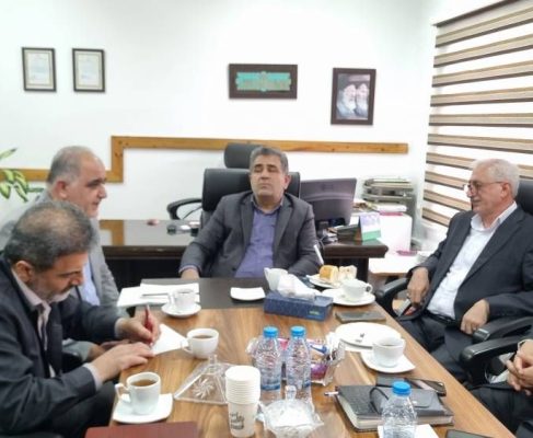 نشست دکتر بابایی کارنامی و اعضای هیأت مدیره سرمایه‌گذاری کارکنان صنایع چوب و کاغذ مازندران