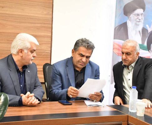 جلسه دکتر بابایی کارنامی با فرماندار ساری و مدیرکل بنیاد مسکن مازندران