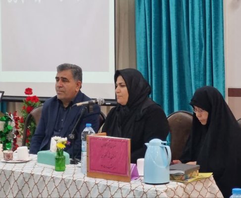 تجلیل دکتر بابایی کارنامی از خانواده شهید مهدوی